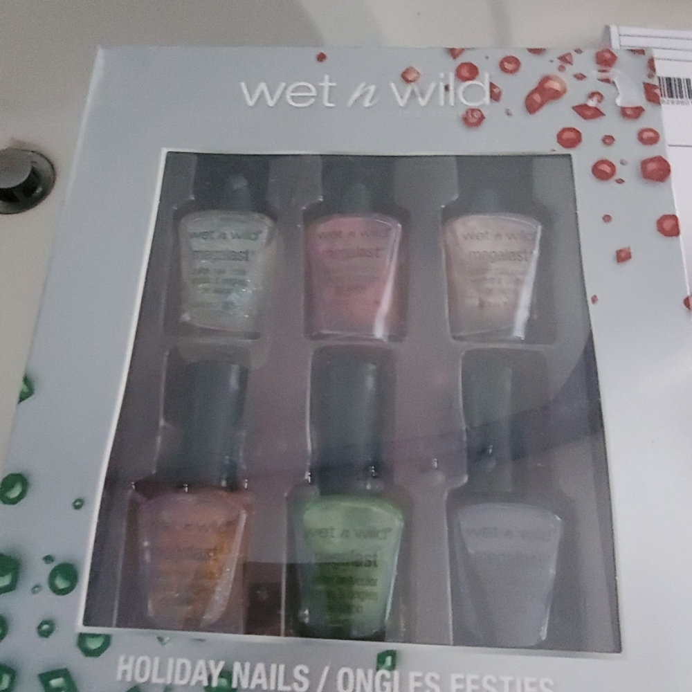 wet and wild Nailpolish kit